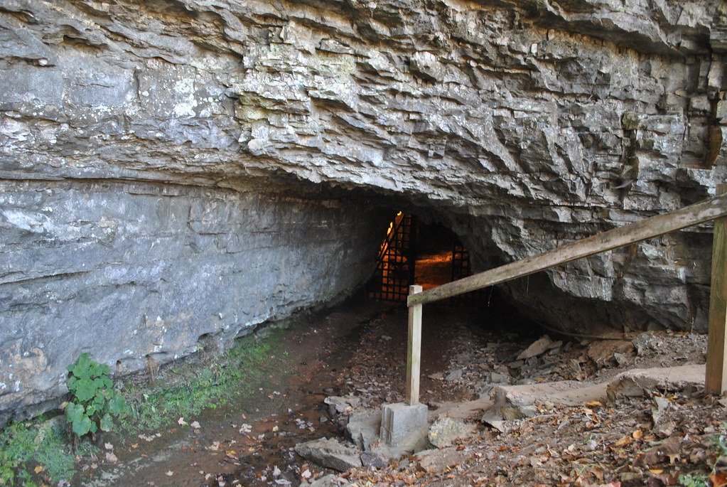 Bell Witch Cave 